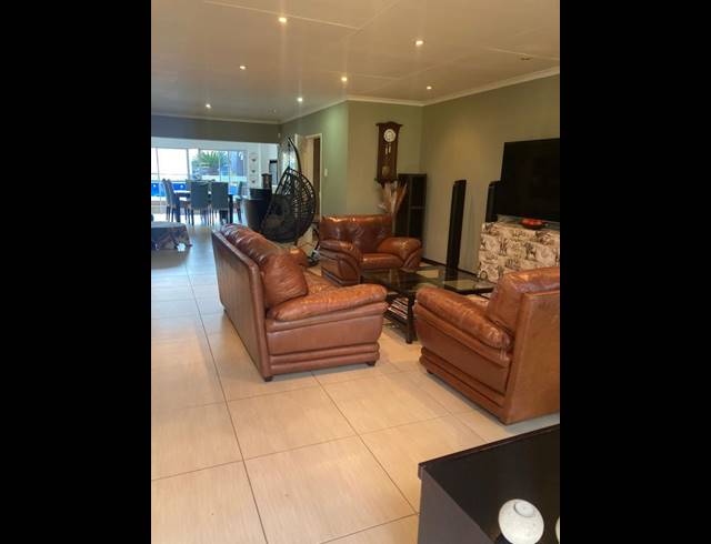 4 BEDROOM HOUSE FOR SALE IN PRIMROSE HILL